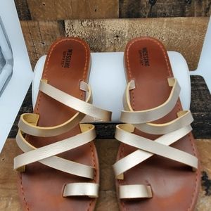 MOSSIMO (not available anymore) from Target criss crossed sandals in gold, sz 7